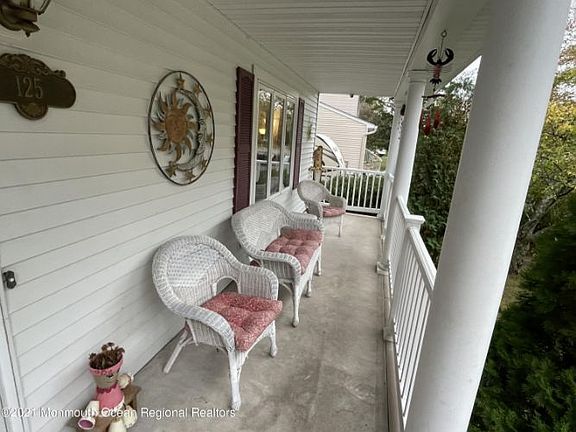 4th image of 125 Westwood Dr