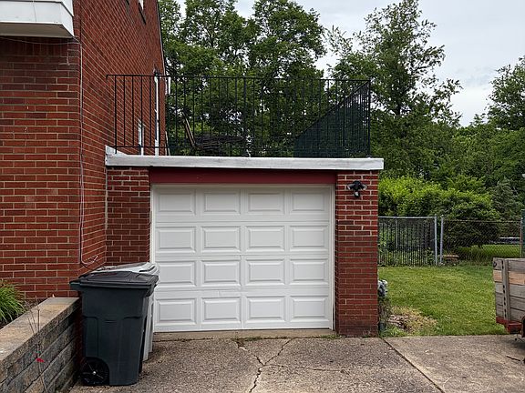 3rd image of 123 Danube Dr