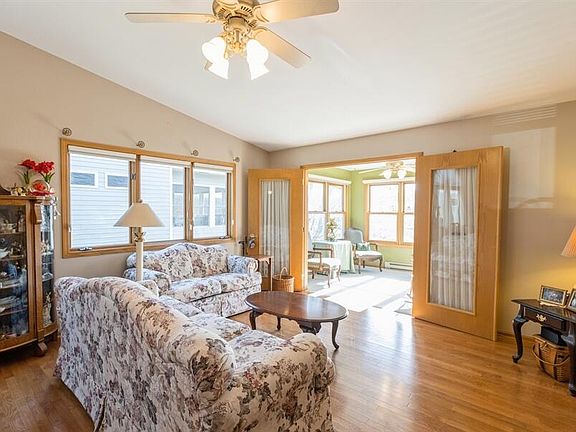 2nd image of 1818 Waterbury Cir
