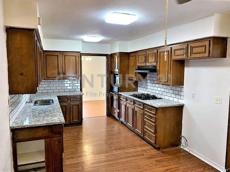 3910 Bucknell Dr — Photo 6