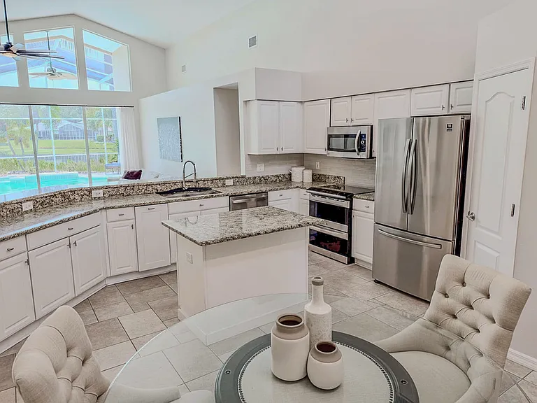 6126 Savoy Cir — Photo 11