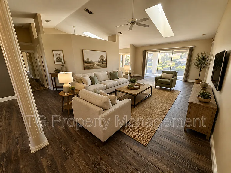 20 Clarendon Ct N — Photo 6