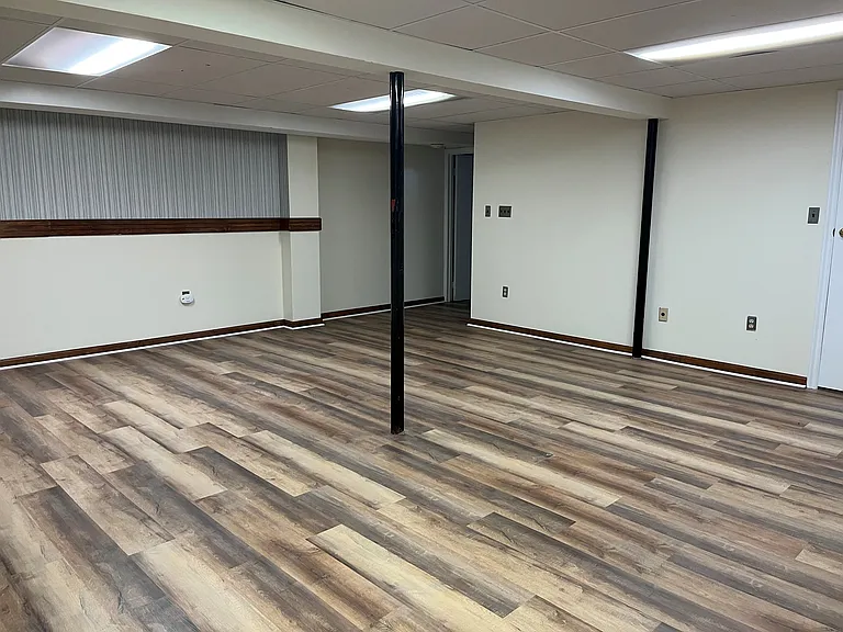 Basement recreation room