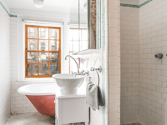 4th image of 501 10th St #1