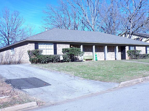 2nd image of 2202/2204 Aberdeen Dr