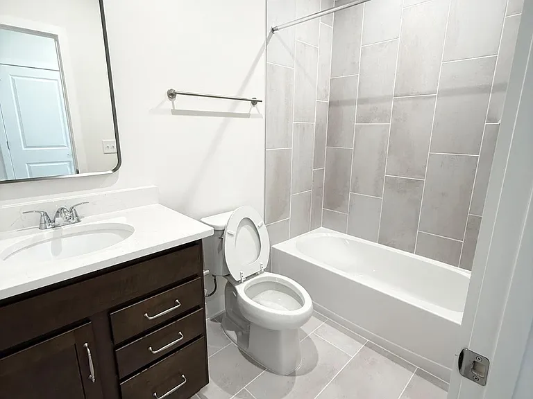 9715 Grant Ave — Photo 3