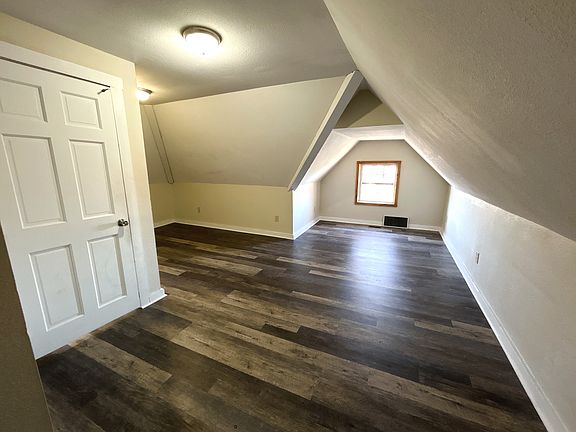 3rd image of 1382.5 Indianola Ave #1382.5
