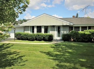 2560 N Barker Rd, Brookfield, WI 53045