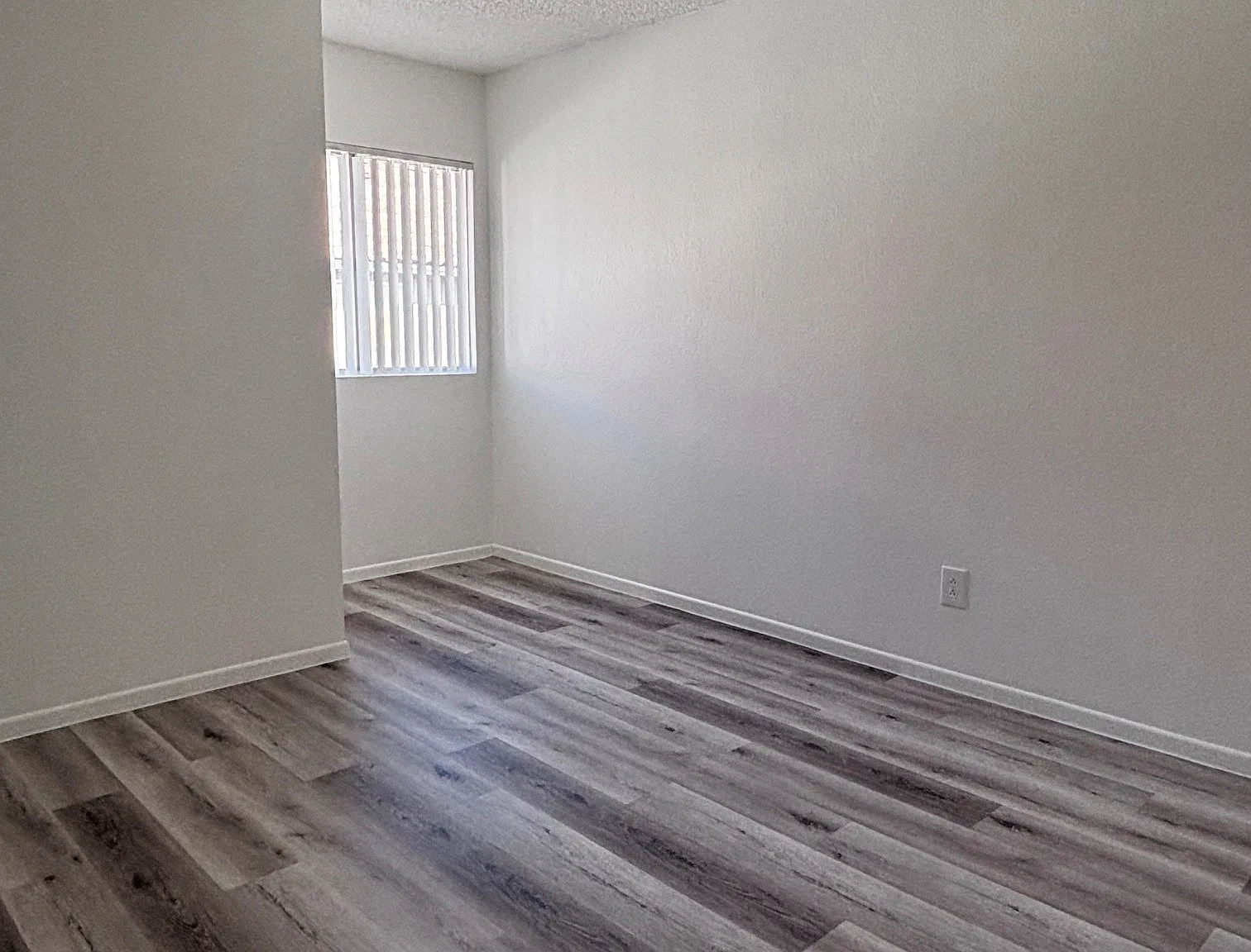 2 bed, 1.5 bath, 980 sqft, $1,634 — Photo 3
