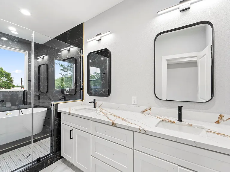 6631 Foster St — Photo 14
