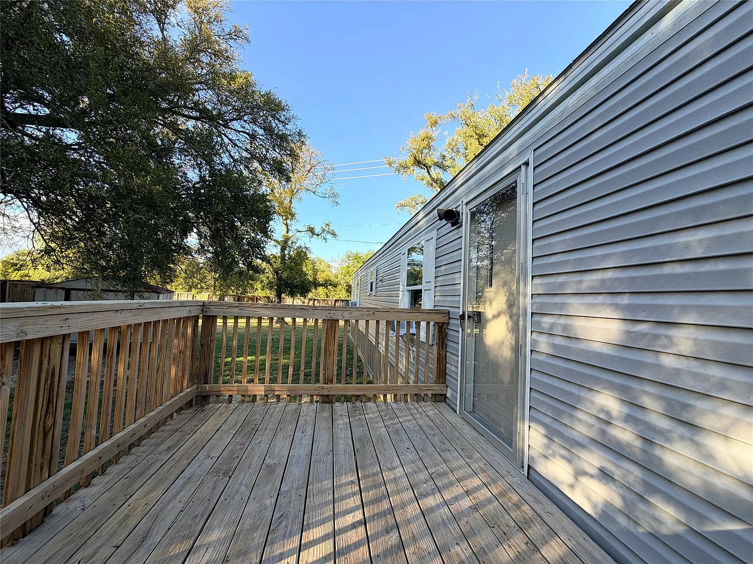 3 bed, 2.0 bath, 1064 sqft, $1,350 — Photo 3