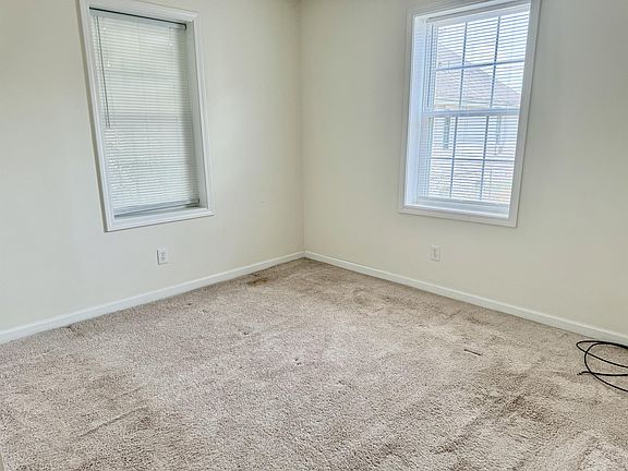 5th image of 421 1/2 Park Ave