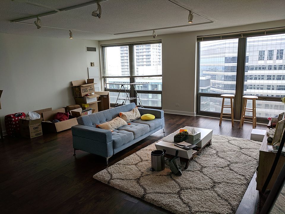 4506Living1_04172019