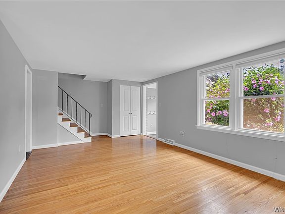 4th image of 138 Norwood Ave