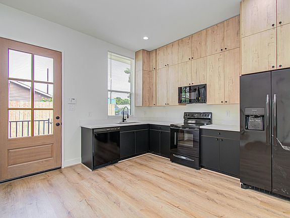 2nd image of 1308 Tarley St #A