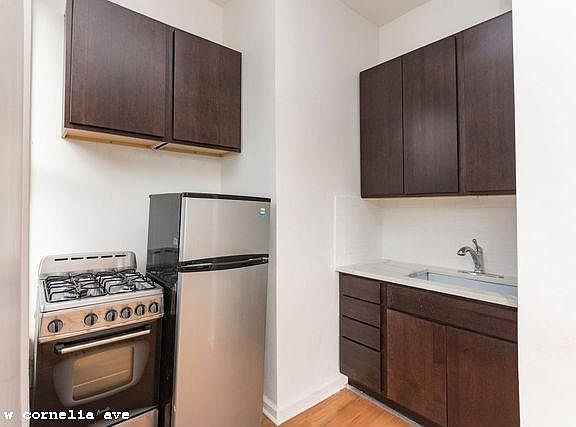 5th image of 730 W Cornelia Ave #512