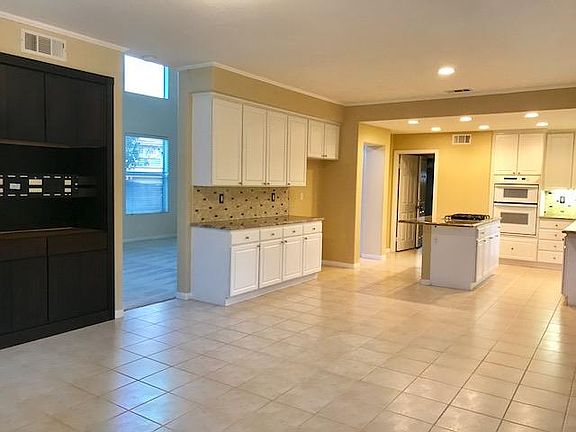 3rd image of 8651 E Windsong Dr