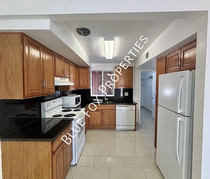 7329 E 28th Pl — Photo 16