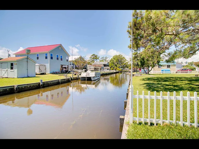 120 Seaward Ct — Photo 11