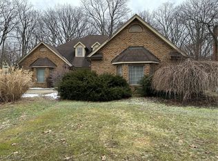 3629 Hummingbird Hill Dr, Poland, OH