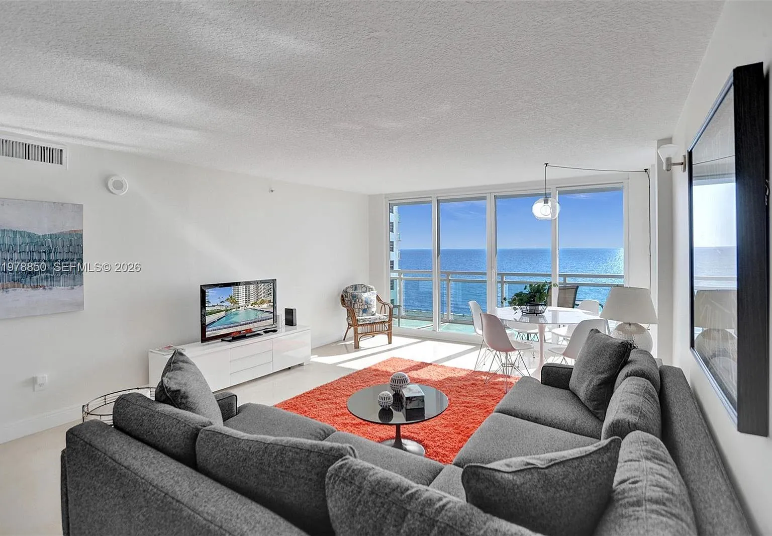The Collins Condo — Photo 3