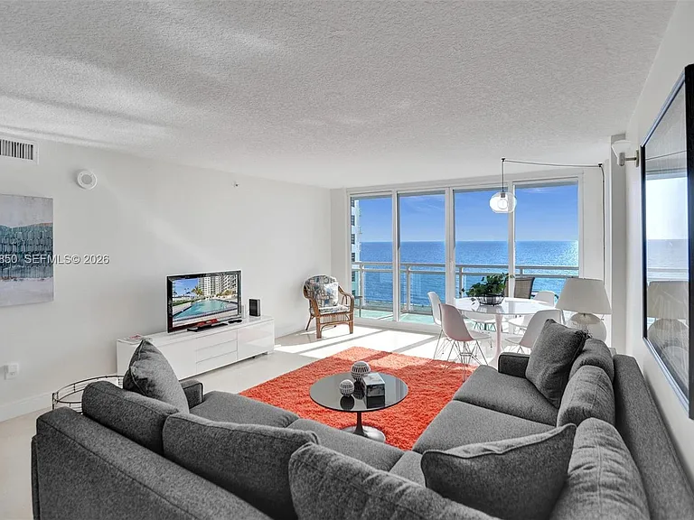 6917 Collins Ave #915 — Photo 3