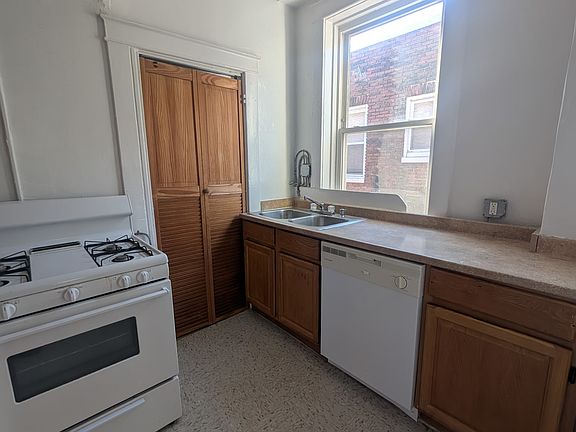 Kitchen w/Dishwasher