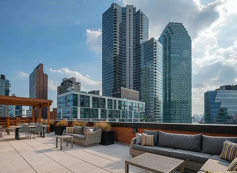 25-21 43rd Ave #Penthouse 1 — Photo 16