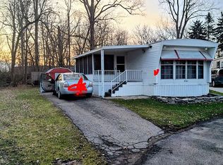295 Cambridge Dr, Dimondale, MI