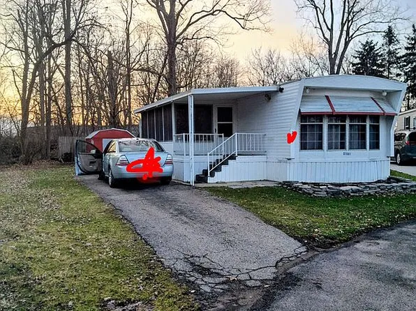 295 Cambridge Dr, Dimondale, MI 48821