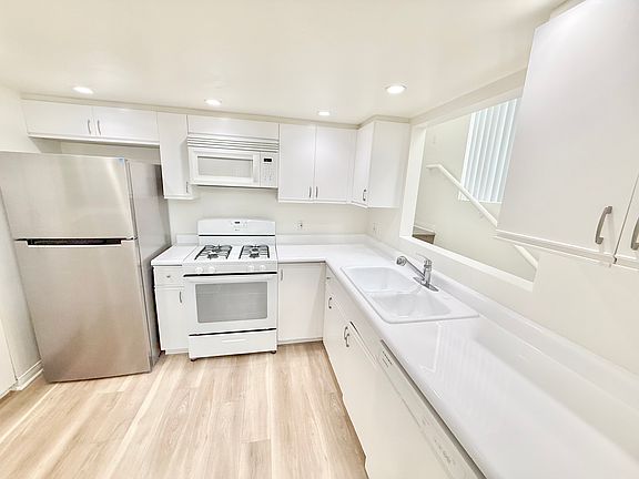 3rd image of 1343 26th St APT 101