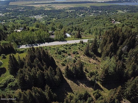 2nd image of 1942 Skyline Dr
