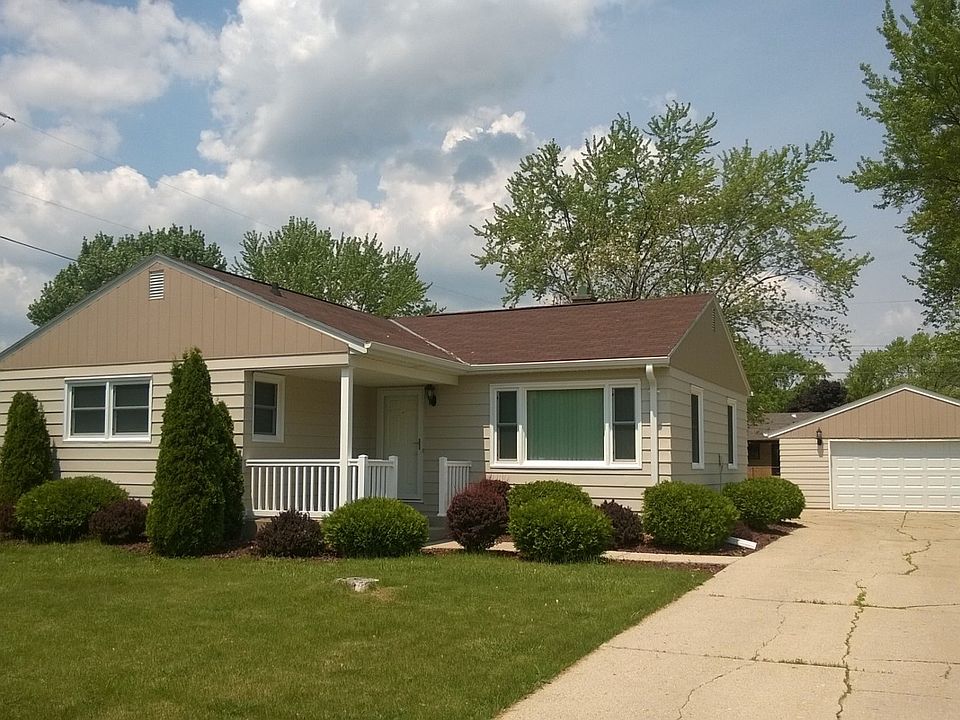 Villa Ln - quiet subdivision