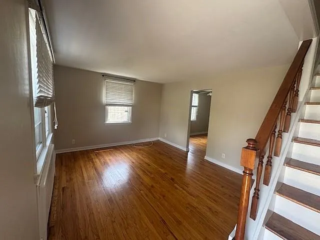 1086 1st Ave — Photo 2
