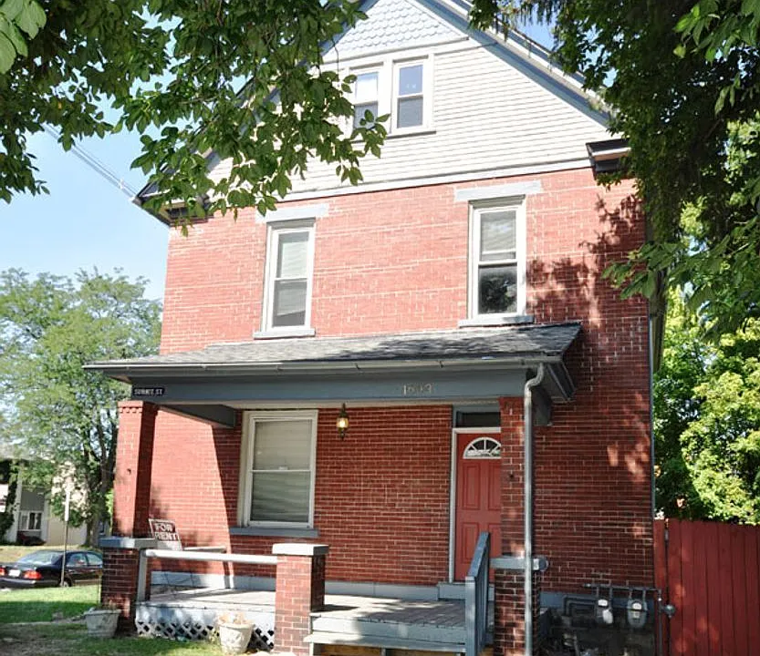1603 Summit St