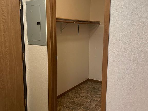 5th image of 1409 14th Ave E #10
