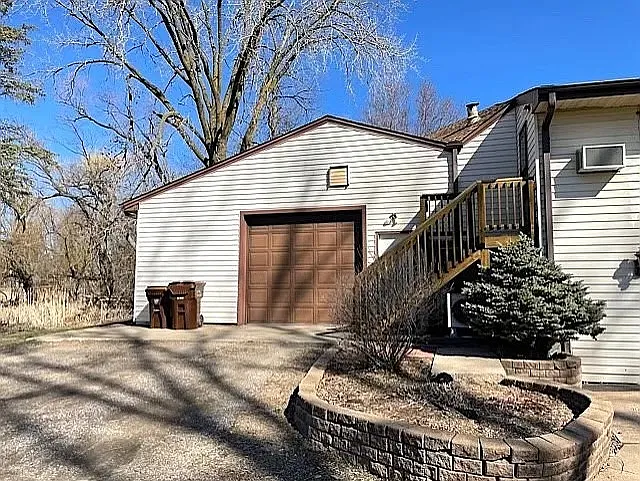 3355 Hunter Dr — Photo 8