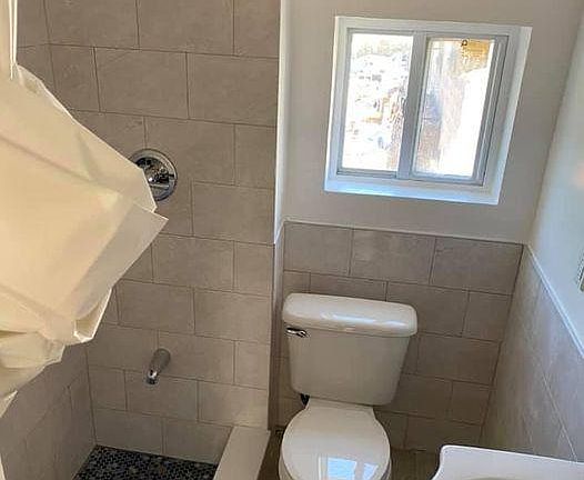 4th image of 301 E 3rd St #1B