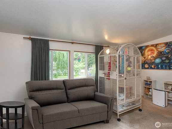 4th image of 60 Rhododendron Drive