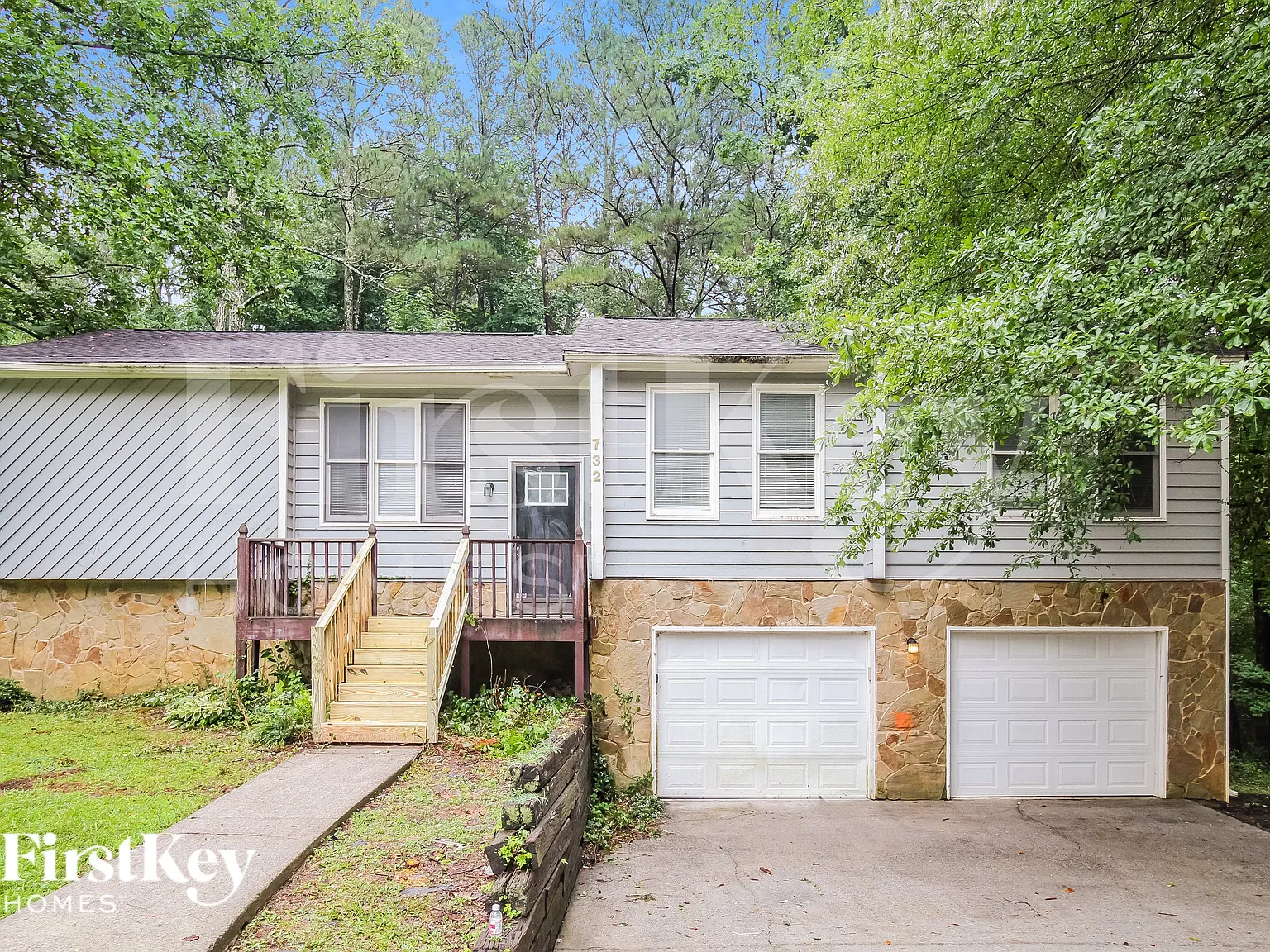 4 bed, 2.5 bath, 1327 sqft, $1,710 — Photo 1