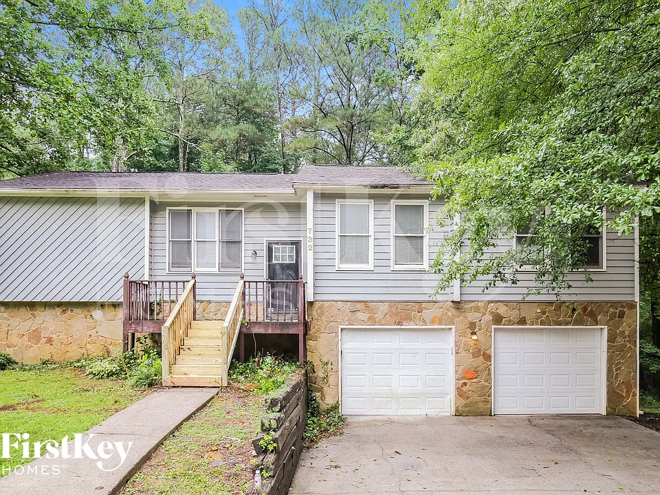 732 Harness Ct