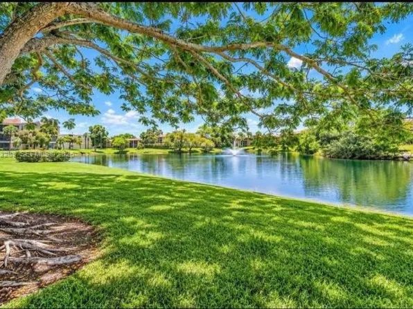 220 Lakeview Dr APT 101, Fort Lauderdale, FL 33326