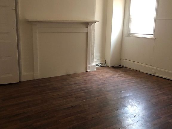 4th image of 423 E 2nd St