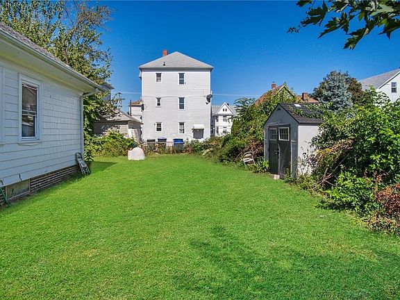 5th image of 55 Hillwood St