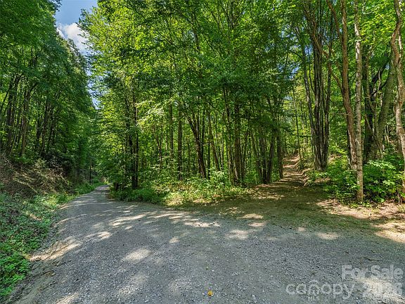 4th image of 433 Rockmont Rd
