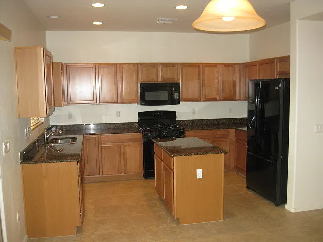Rancho Sahuarita, 4 Bedroom 3 Bath, Family Room, Granite, Tile Flooring, Flagstone Patio — Photo 3