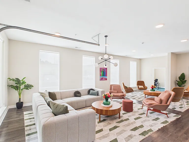 West Commons — Photo 13