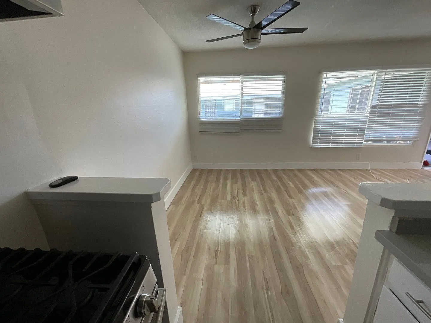 3942 Stevely Ave — Photo 4