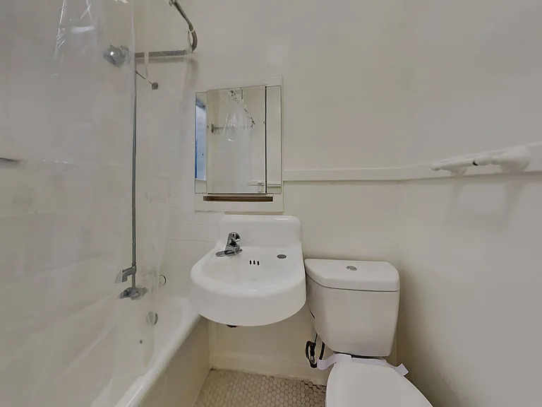 954 Geary St — Photo 31