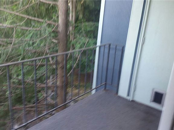 3rd image of 10457 Des Moines Memorial Dr S APT W301